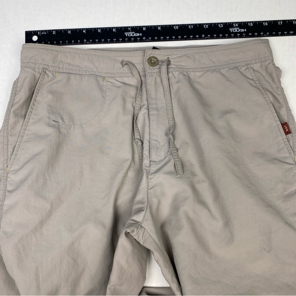 REI Women’s Size 14 Capri Pants Khaki Tan UPF 50 Nylon Outdoor Hiking Lot of 2 - Picture 9 of 11